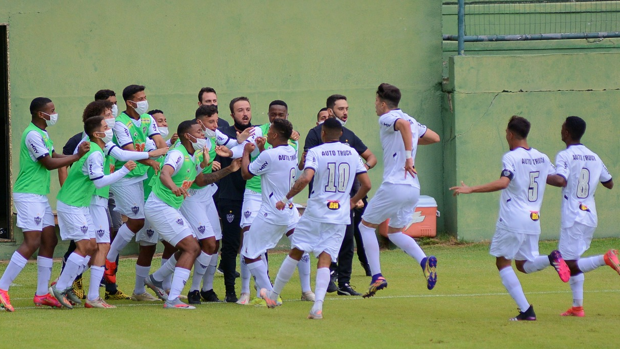 Fora de casa Atlético MG bate Vasco em estreia no Brasileirão Sub 17