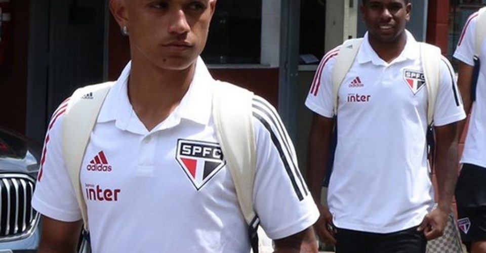 São Paulo vende opção de compra de promessa ao Barcelona