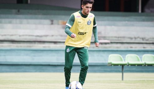 Yan Couto demonstra ansiedade para apresentar-se ao Manchester City