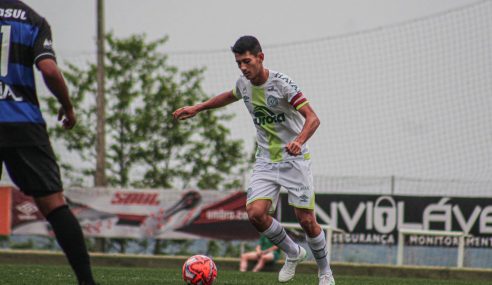 Chapecoense incorpora zagueiros do sub-17 ao grupo profissional