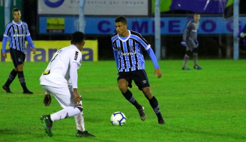 Grêmio exerce opção de compra de Diego Rosa junto ao Vitória