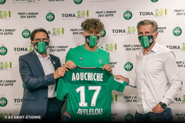 Atacante Adil Aouchiche troca o Paris Saint-Germain-FRA pelo Saint-Étienne-FRA