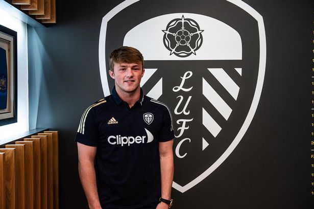 De volta à Premier League, Leeds United contrata jovem Joe Gelhardt