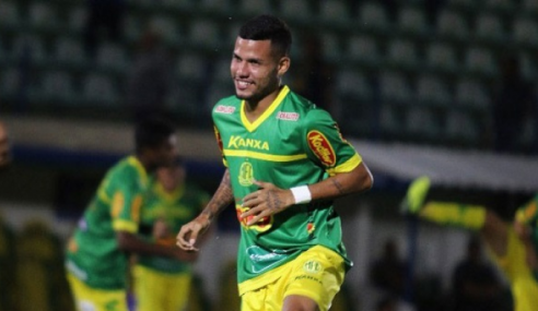 Oeste acerta com lateral Matheus Rocha