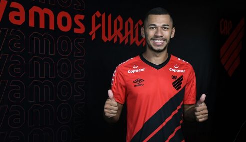 Athletico-PR anuncia a contratação do atacante Fabinho