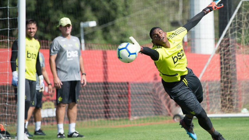 Flamengo rejeita ofertas de empréstimo por Hugo Souza e Lincoln