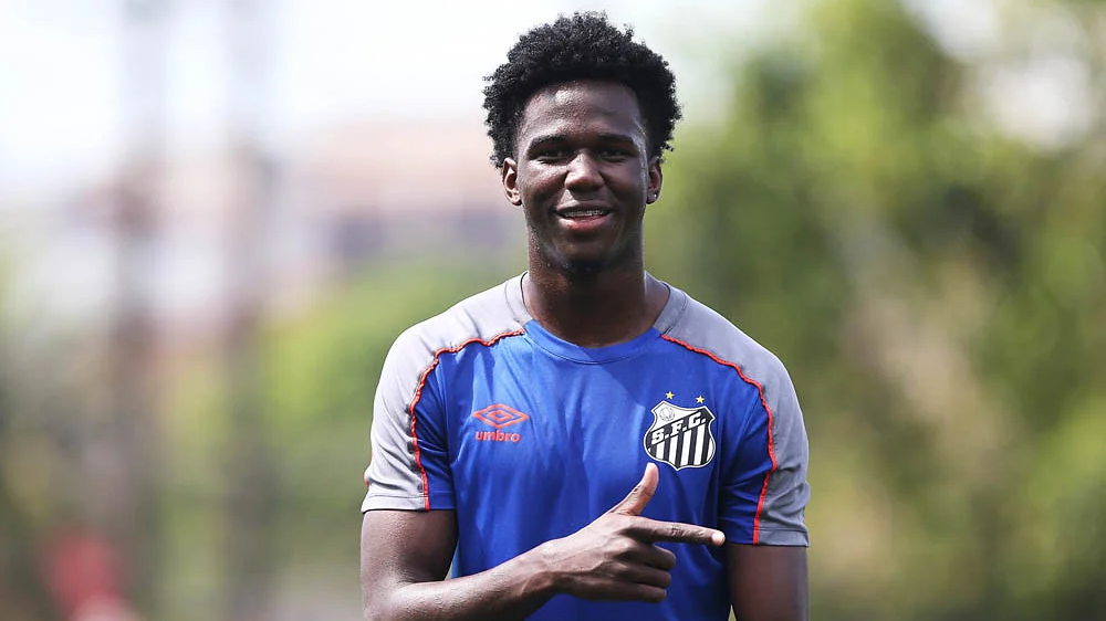 Santos encaminha venda de zagueiro ao Boavista-POR