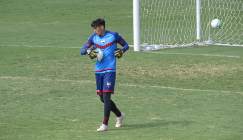 Atlético-GO firma vínculo profissional com goleiro de 18 anos