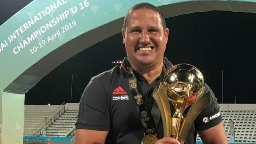 Flamengo promove mudanças entre treinadores das categorias de base