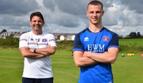Carlisle United-ING contrata lateral-direito do Manchester United-ING