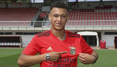 Juvenil luso-belga troca Standard Liége-BEL por Benfica-POR