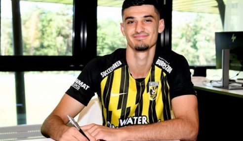 Chelsea-ING confirma empréstimo de jovem centroavante ao Vitesse-HOL