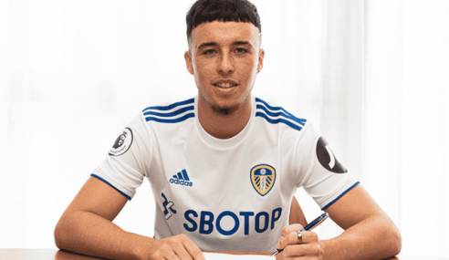 Arsenal-ING vende jovem centroavante ao Leeds United-ING