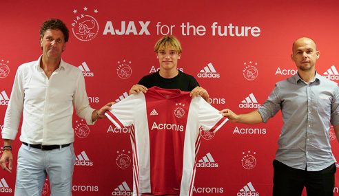 Ajax-HOL acerta com Jeppe Kjær, de apenas 16 anos de idade