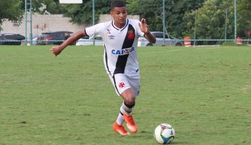 Vasco da Gama empresta lateral-esquerdo ao Marília-SP