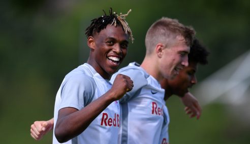 Em jogo eletrizante, RB Salzburg-AUT consegue um lugar nas semis da Uefa Youth League