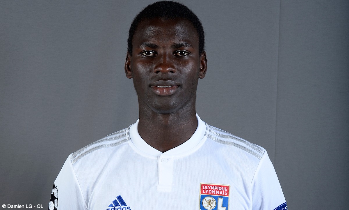 Bourg-en-Bresse-FRA traz jovem meia por empréstimo do Lyon-FRA