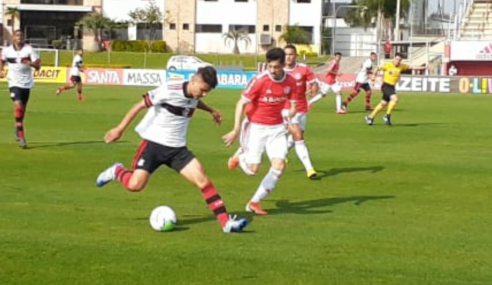 Desfalcado, atual campeão Flamengo perde para o Internacional no Brasileirão sub-20