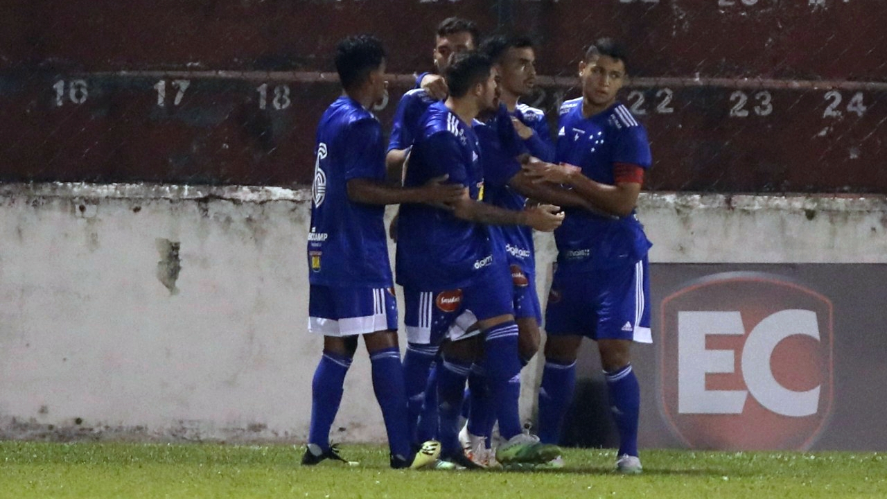 Cruzeiro vence Santos e divide a liderança do Brasileirão sub-20