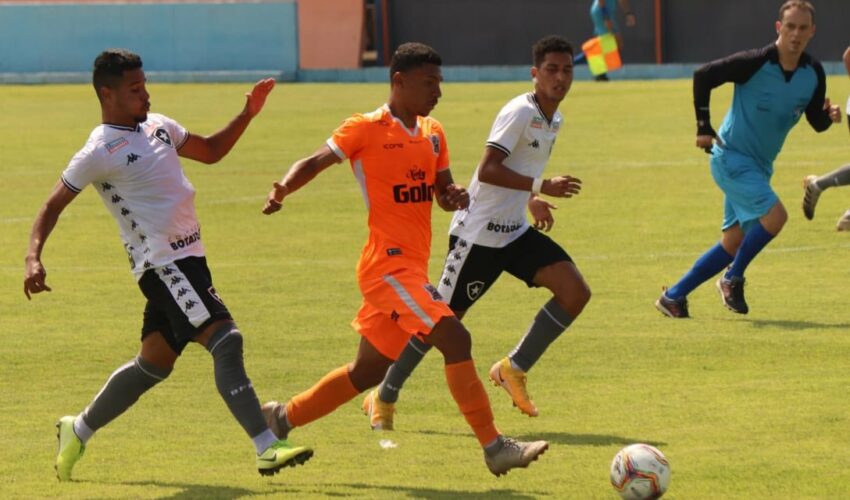 Com gol no fim, Botafogo enfim vence a primeira no Carioca sub-20