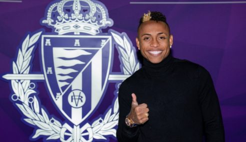 Ex-vascaíno assina por três temporadas com o Real Valladolid-ESP