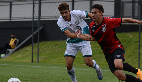 Em jogo de seis gols, Goiás busca empate com o Athletico-PR pelo Brasileirão sub-17