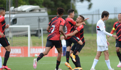 Athletico-PR vence e tira 100% do São Paulo no Brasileirão sub-17