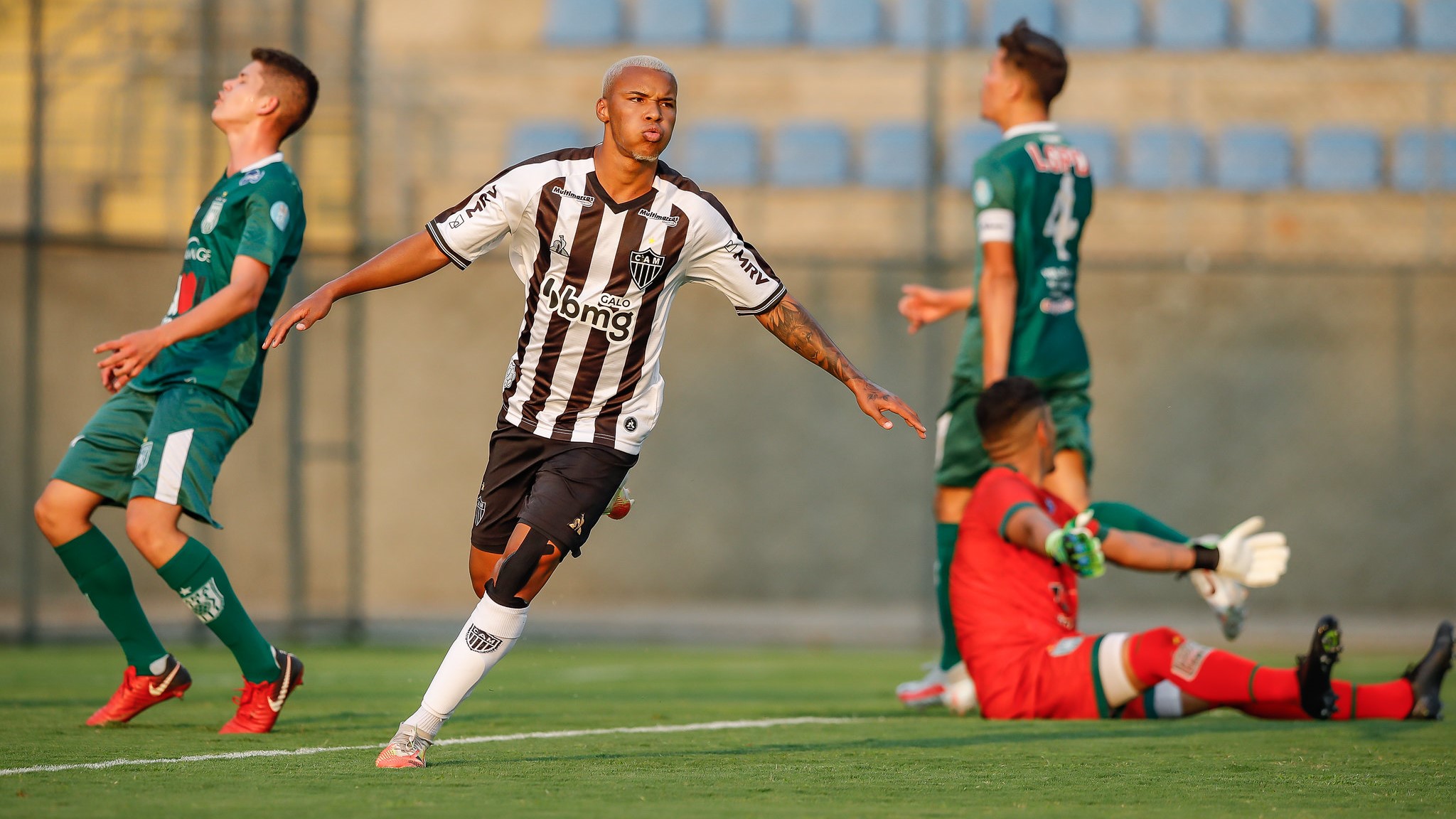 Atlético-MG goleia Gama e vai às oitavas de final da Copa do Brasil sub-20