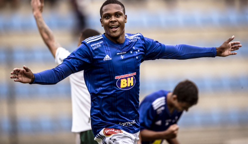 Com dois de Alexandre Jesus, Cruzeiro bate Palmeiras pelo Brasileirão sub-20