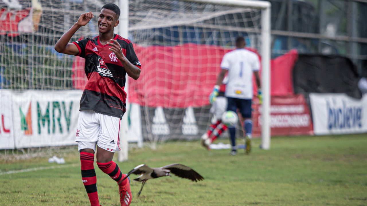 Flamengo bate Cruzeiro e vence a terceira seguida no Brasileirão sub-20