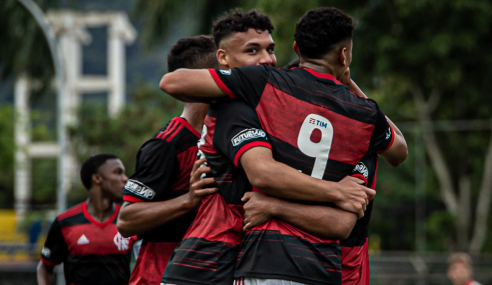 Flamengo goleia Internacional e assume ponta do Grupo B do Brasileirão sub-17