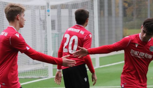 Hannover goleia e segue como único 100% no Alemão sub-17
