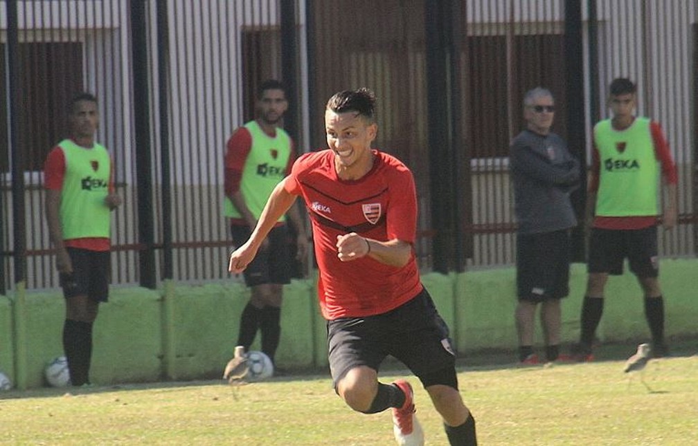 Léo Ceará está de volta ao Oeste