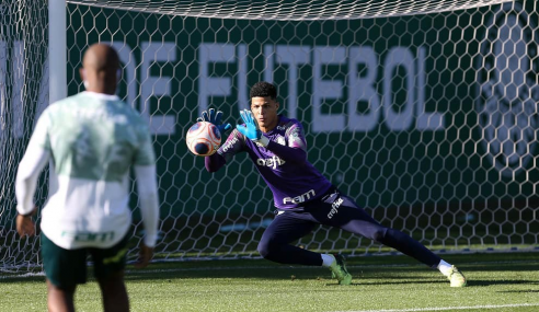 Palmeiras renova com goleiro do sub-20