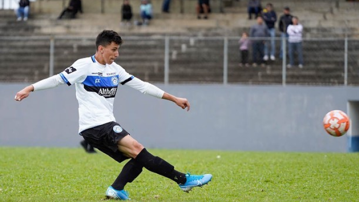 Ceará fecha com lateral-direito para o sub-20