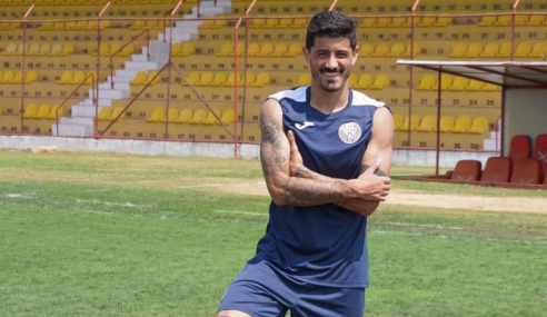 Uruguaio na Segunda Divisão Paulista fala sobre defender clube de Edmilson: “Referência mundial”