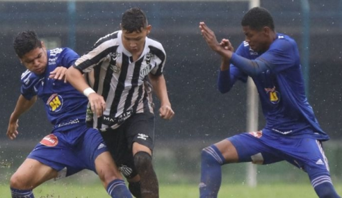 Cruzeiro derrota Santos fora de casa e vence a primeira no Brasileirão sub-17