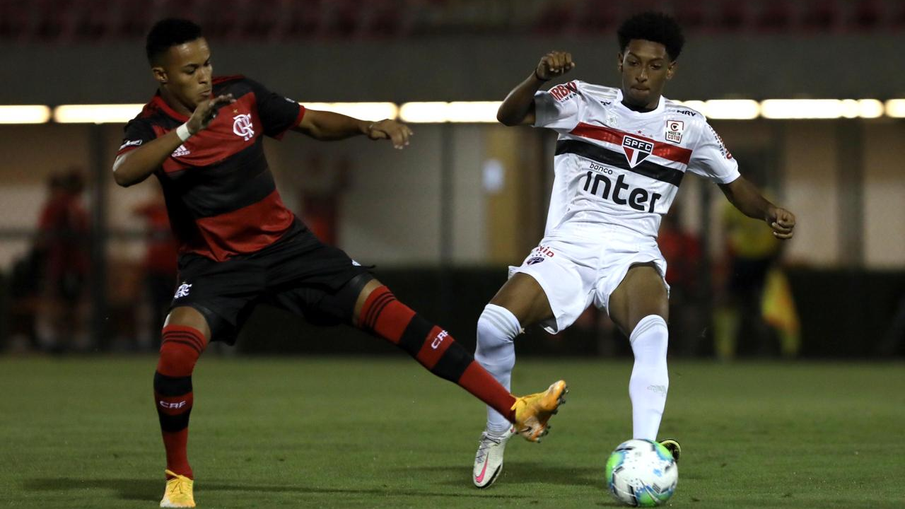 Em jogo movimentado, São Paulo e Flamengo empatam pelo Brasileirão sub-20