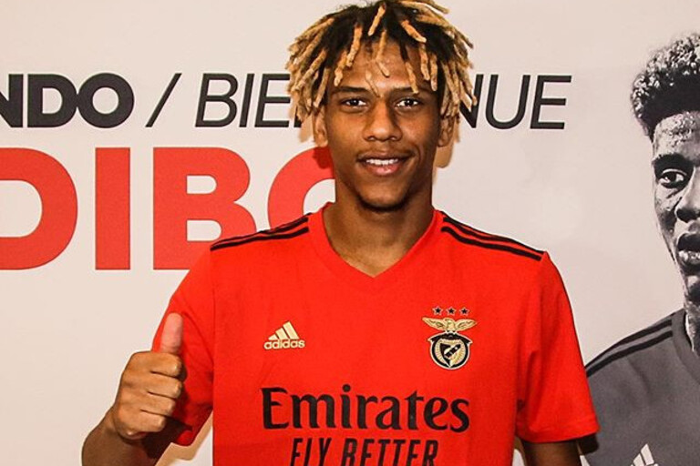 Barcelona-ESP empresta Todibo ao Benfica-POR
