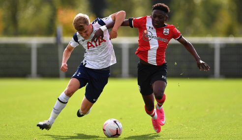 Tottenham assume liderança isolada no Inglês sub-23