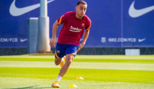 Sergiño Dest é o novo lateral do FC Barcelona-ESP