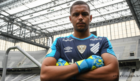 Náutico anuncia contratação do goleiro Anderson