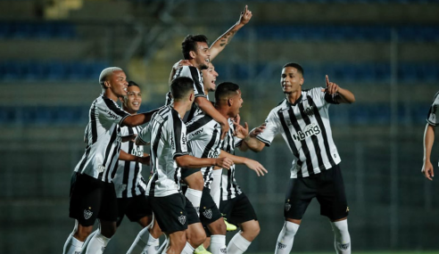 Atlético-MG bate Flamengo e iguala pontuação dos líderes do Brasileirão Sub-20