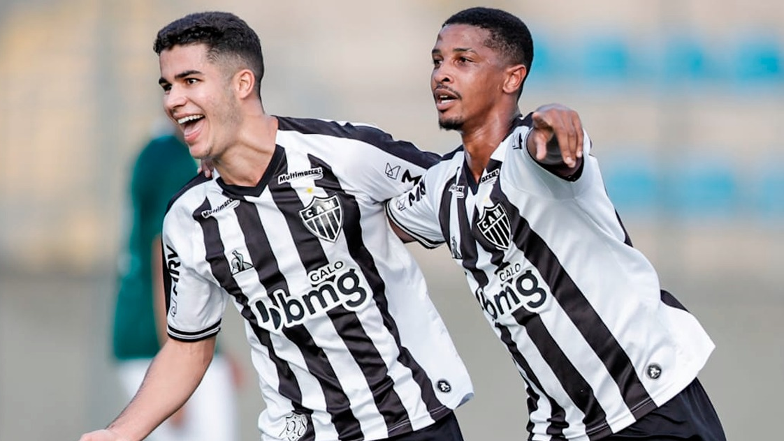 Em jogo agitado, Atlético-MG vence Goiás e segue na cola do líder no Brasileirão Sub-20