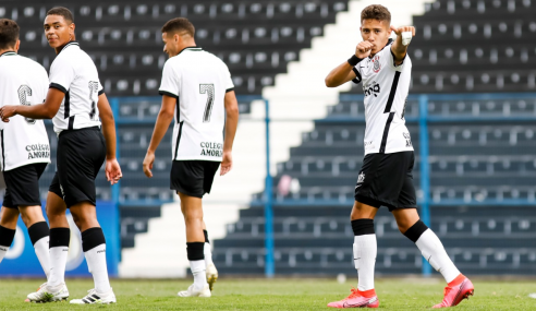 Corinthians atropela Chapecoense e vai às quartas de final do Brasileiro sub-17