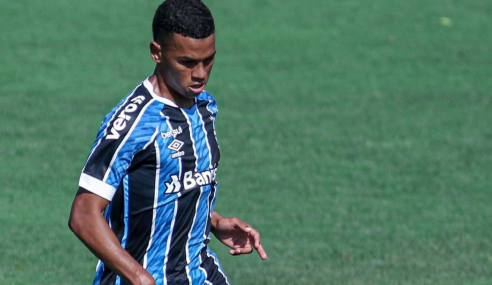 Grêmio encaminha renovação com volante do time de transição