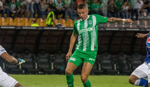 Bahia contrata atacante colombiano de 22 anos