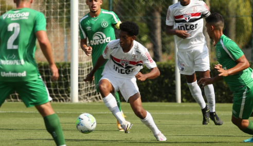 São Paulo tropeça em casa diante da Chapecoense, pelo Brasileirão Sub-20