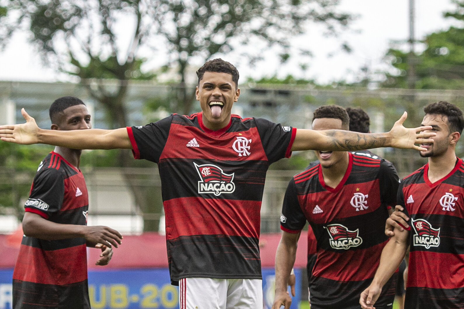 Flamengo desencanta no segundo tempo e derrota a Chapecoense pelo Brasileirão sub-20