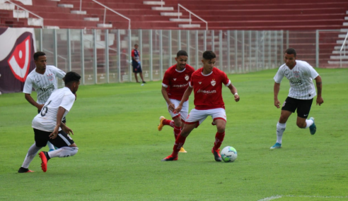 Em jogo com três expulsões, Vila Nova bate Corinthians pelo Brasileirão de Aspirantes